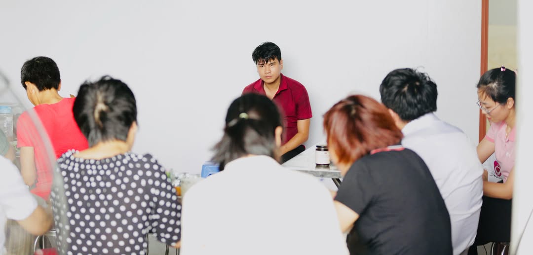 Đọc Vị Khách Hàng Bằng AI: Chìa Khóa Sống Còn Khi 65% Người Mua Yêu Cầu Được Thấu Hiểu