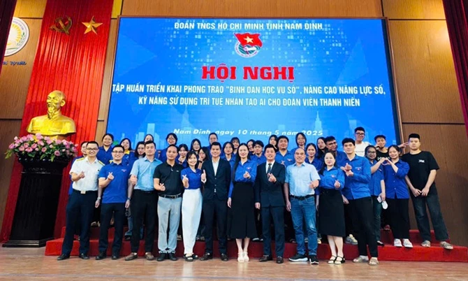 Nam Định: Nguyễn Văn Hinh Hỗ Trợ Doanh Nghiệp Ứng Dụng AI Trong Kinh Doanh Sản Xuất